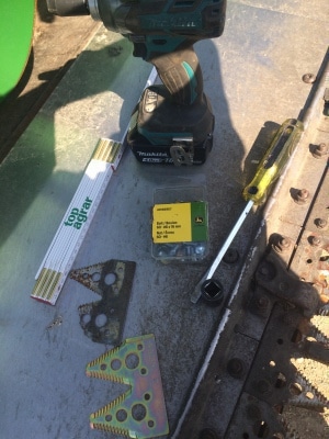 Wartungsarbeiten am Schneidwerk