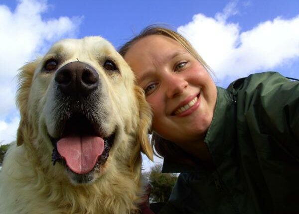 Desiree und Hund - Auslandstagebuch Agrarwissenschaften - Irland